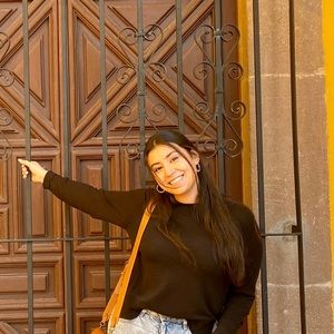 Meet your Posher, Roxie gabrielle